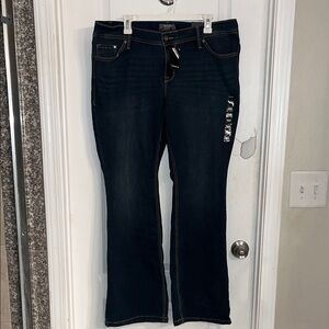 NWT Torrid brand Luxe Slim Boot jeans size 16R
